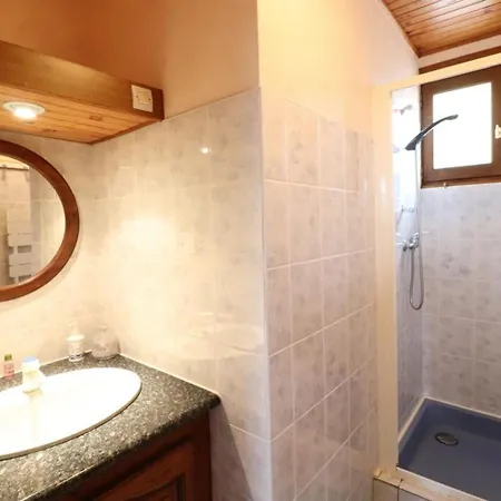Holiday home Maison Authentique A : Confort, Jardin Clos, Animaux Bienvenus, Proche Salers Et Puy Mary - Fr-1-742-503 *