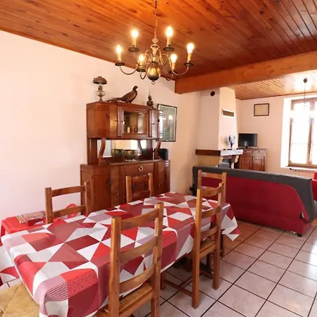 Holiday home Maison Authentique A : Confort, Jardin Clos, Animaux Bienvenus, Proche Salers Et Puy Mary - Fr-1-742-503 *